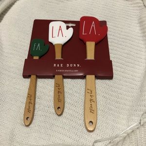 Brand new Rae Dunn Christmas mitten spatulas set of 3